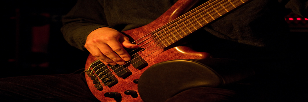 Jonathan Dimond 6-string electric bass